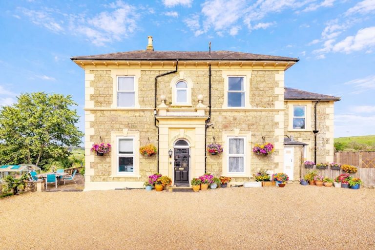 Clevelands country house exterior isle of wight house 1 768x512